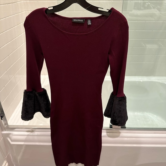 Nina Leonard Dresses & Skirts - Nina Leonard sweater dress